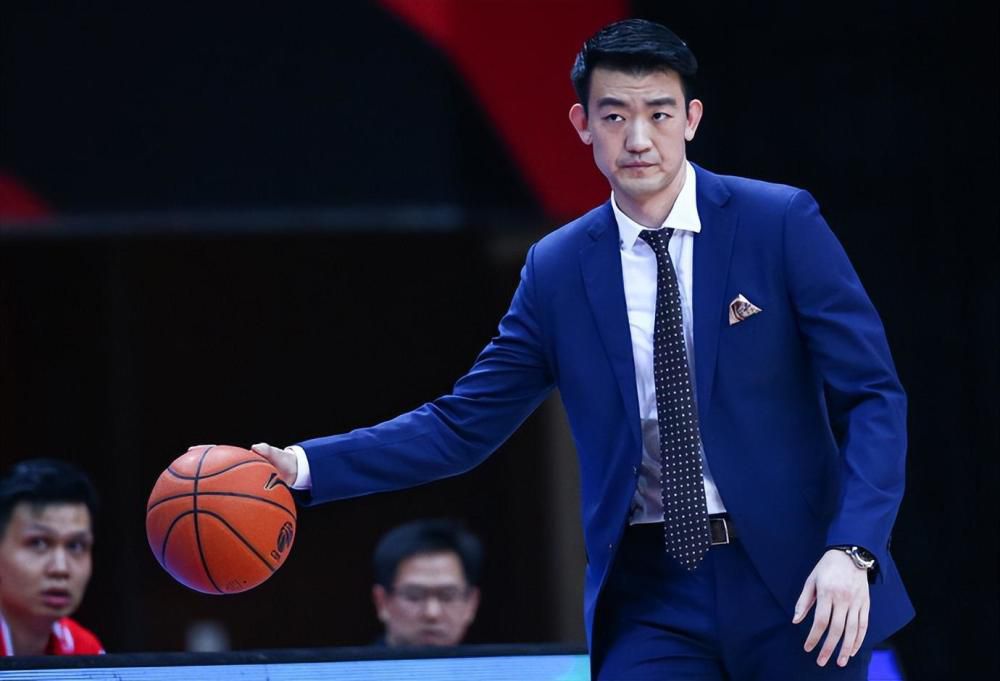 比尔因右脚踝伤势可能缺席数周名记Shams透露，太阳球星比尔因脚踝伤势可能缺席数周。